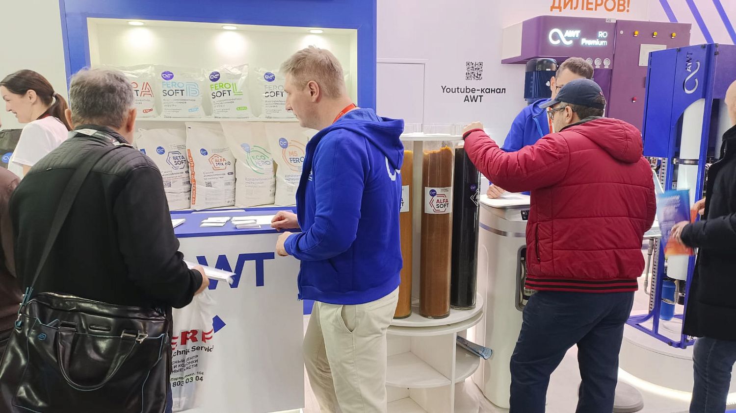 Больше 40 лидов и 200+ розданных визиток